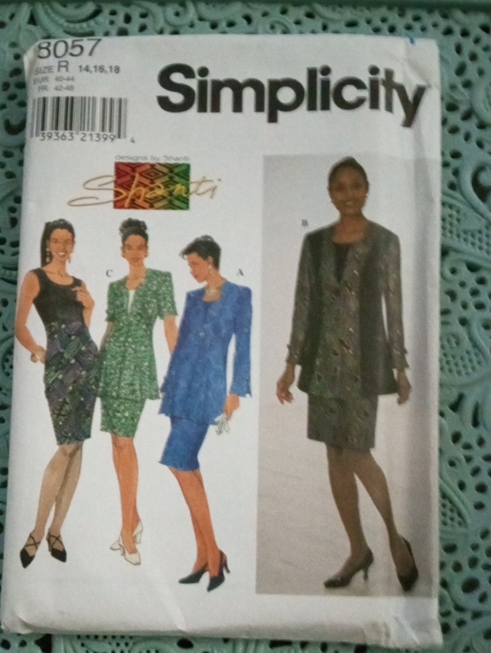 Simplicity Women's Jacket and Dress Set in Fits Sizes 14,16,& 18. New, Never Cut